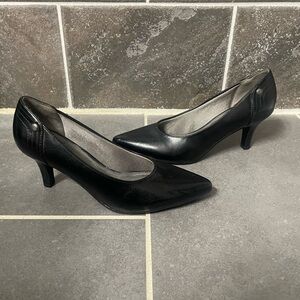 Life Stride Soft Systems Flex Black Pumps. Size 7.5